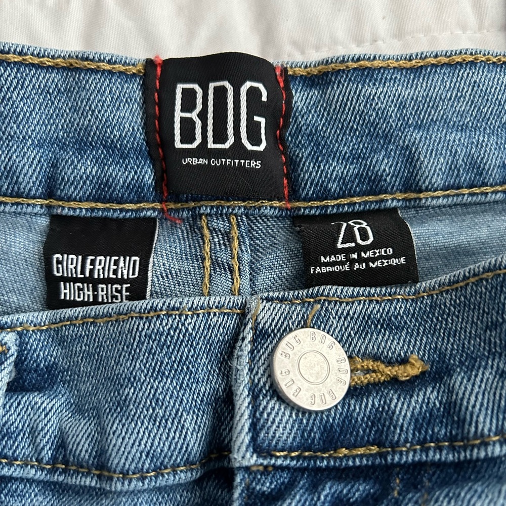 Women’s BDG Girlfriend High-Rise Jeans - Picture 3 of 4
